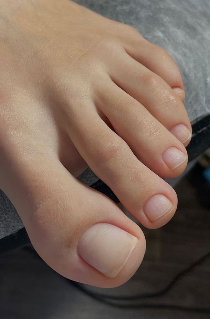 pedichiura cu oja gel